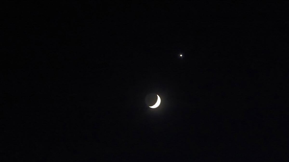 Moon-Venus Conjunction with Earthshine - 03 Jan 2025