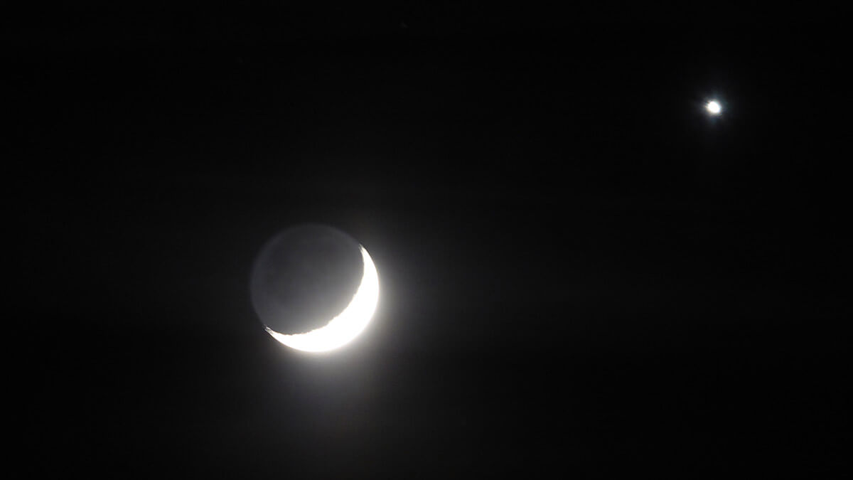 Moon-Venus Conjunction with Extra Earthshine and Moon Details - 03 Jan 2025