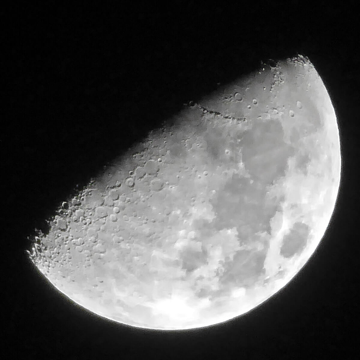Moon (First Quarter) - 07 Jan 2025