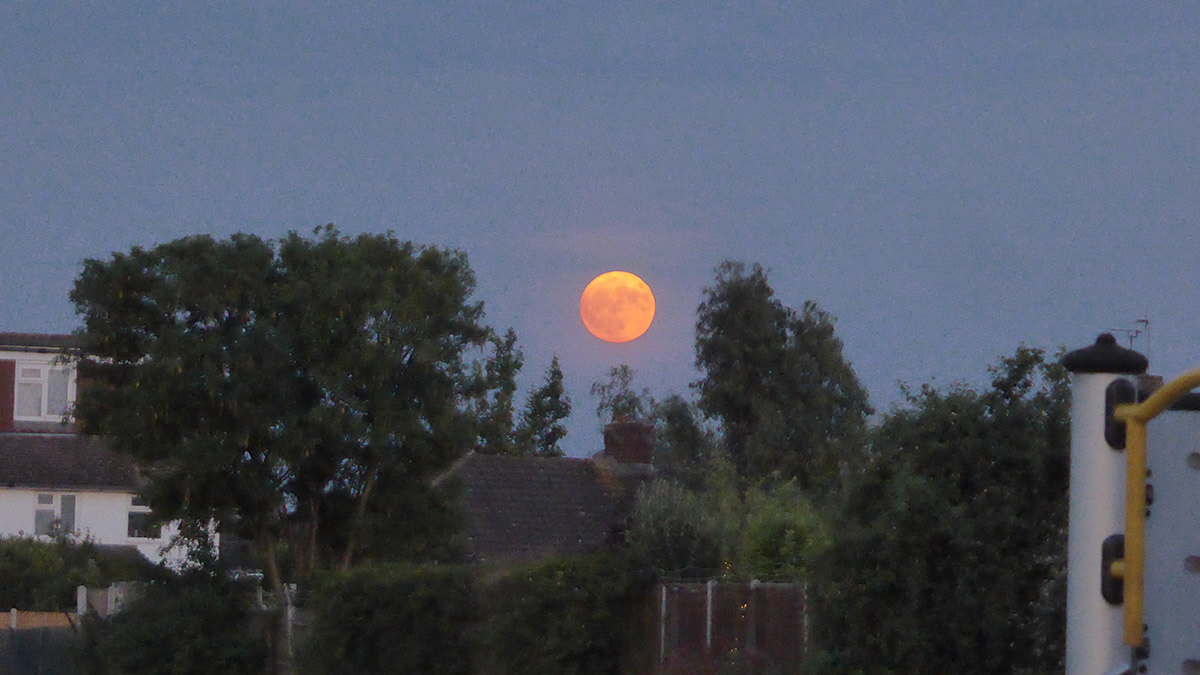 Rise of the Strawberry Moon - Lowest Full Moon - 10 Jun 2025