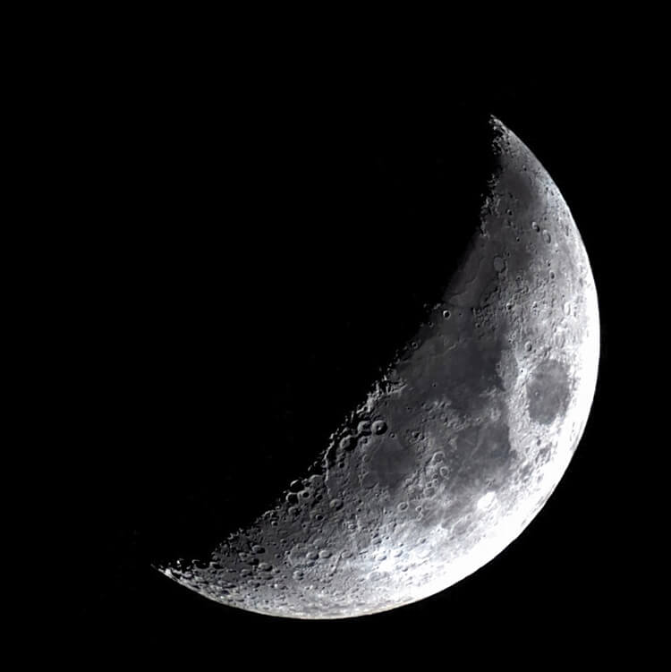Moon (36%) Seestar Photo - 22 Apr 2026